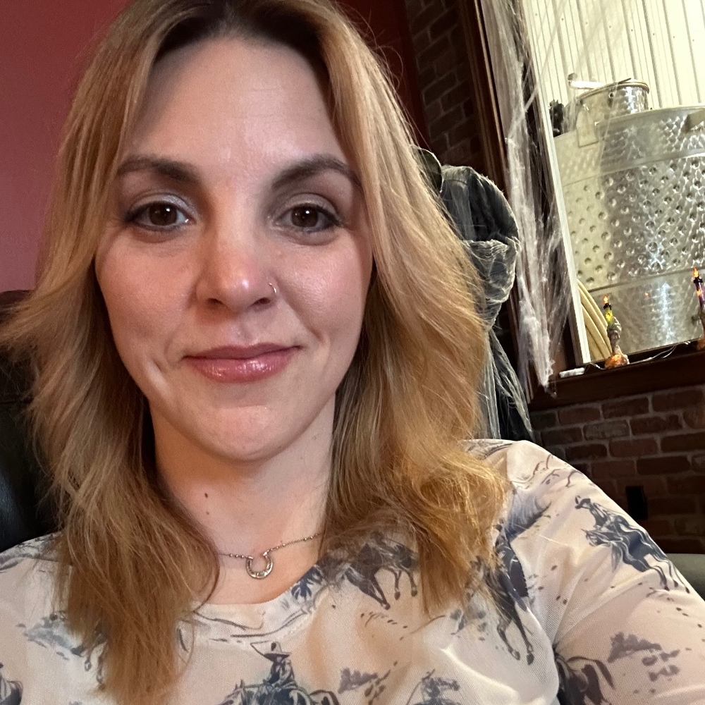 Meet your Posher, Alicia